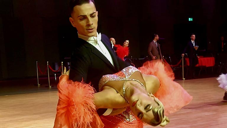 ANDREA DE SIMONE, IN COPPIA CON GIULIA GIACOPO