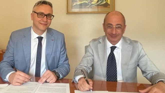 La firma del contratto_Soldano Michitelli