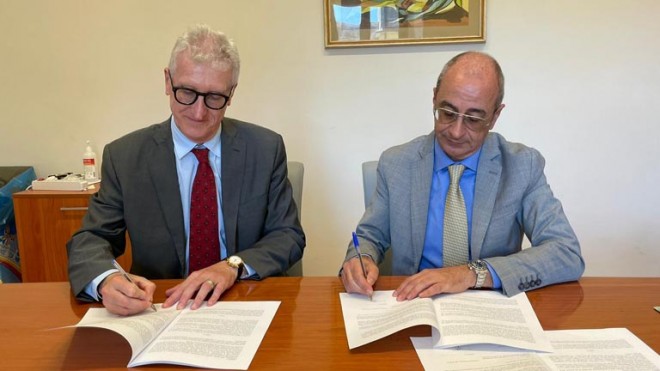 Di Michele e Michitelli alla firma del contratto
