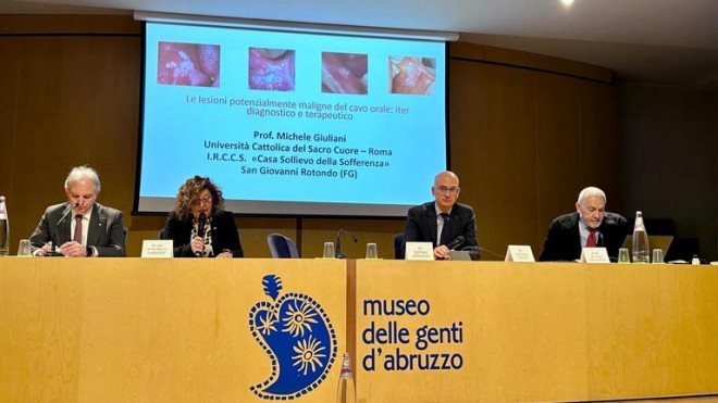 Tavolo relatori convegno a Pescara