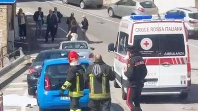 Auto tra la folla a Lanciano