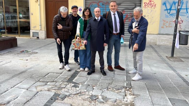 Buche in città a Pescara