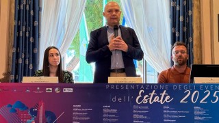 a Pineto presentato calendario estivo eventi 2025