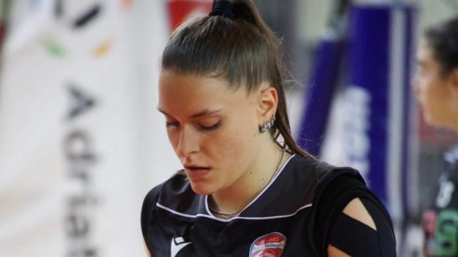 l'opposto Chiara Coccoli