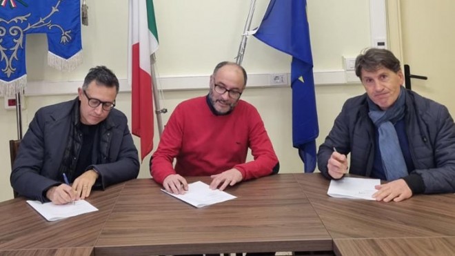 Fossa il momento delle firme