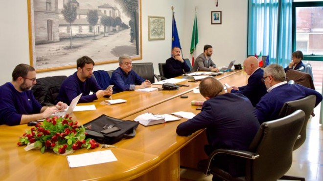 una riunione della commissione urbanistica di Roseto