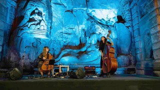 Hayalet, una performance live in duo per violoncello, contrabbasso e live electronics