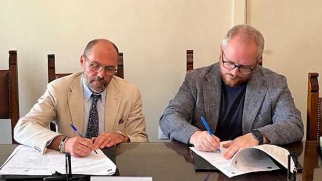 la firma per l'amplizmento della videosorveglianza a Mosciano
