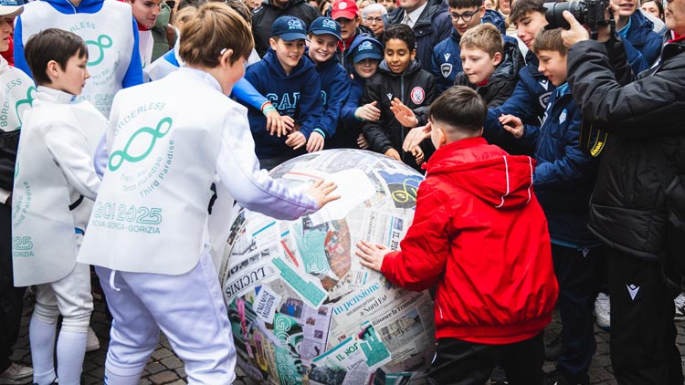 Sfera di giornali di Michelangelo Pistoletto