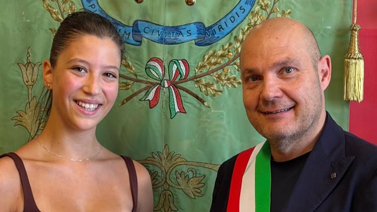 Joyce De Sanctis ricevuta in Municipio a Pineto