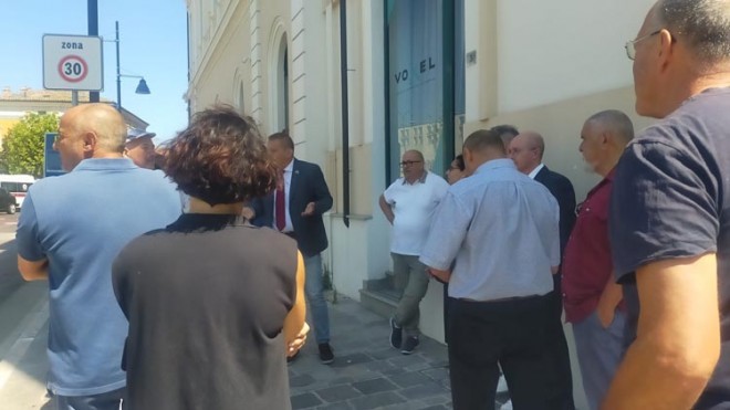 pettinari e la manifestazione a Pescara Porta Nuova