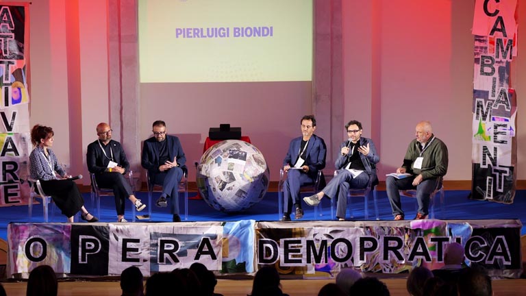 opera demopratica